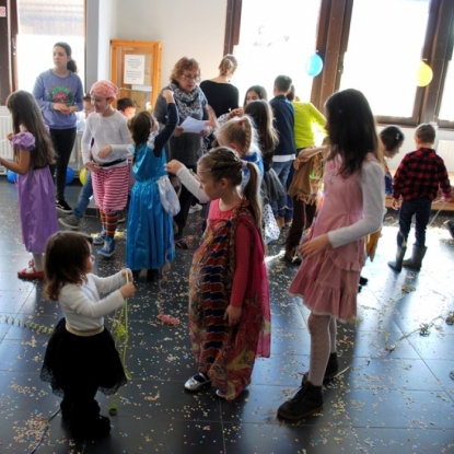  Maskirani mališani, velika zabava na dečijem karnevalu u udruženju Nemaca  ,,Gerhard