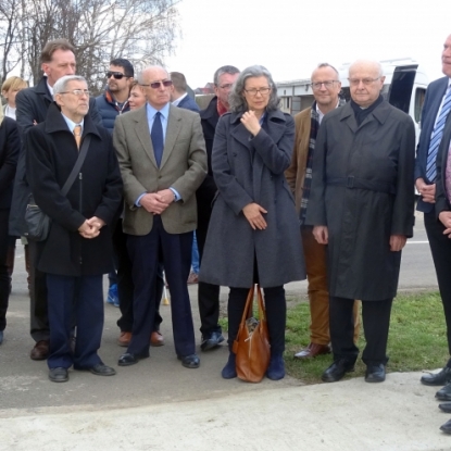 Delegation von Minister Wolf besucht Gedenkstätte in Jarek