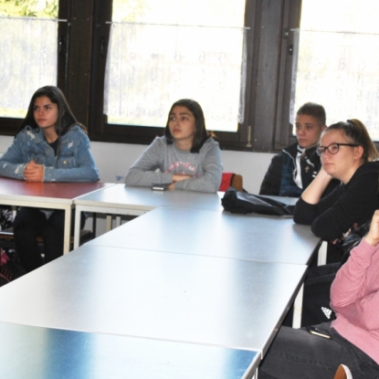 Učenici somborske Gimnazije „Veljko Petrović“ posetili Udruženje Nemaca „Gerhard“